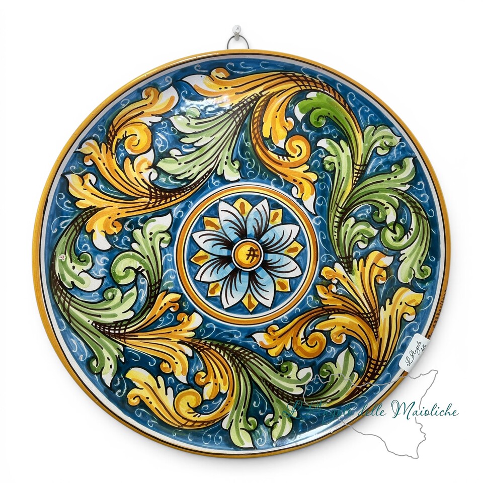Piatto ornamentale da parete decoro ornato giallo e verde fondo blu Produzione artigianale di Caltagirone Diametro 30cm