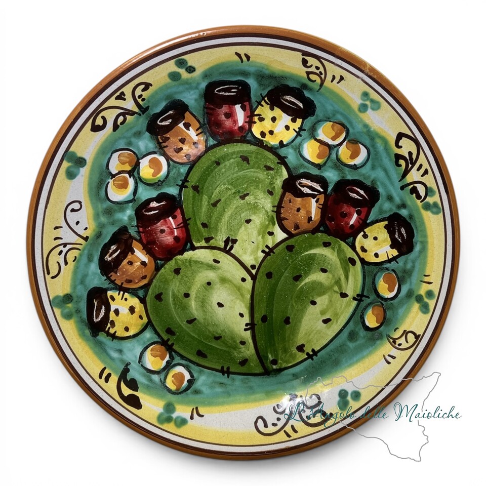 Piatto ornamentale piccolo da parete decoro fichi d’india fondo verde in ceramica siciliana Produzione artigianale di Caltagirone Diametro 18cm