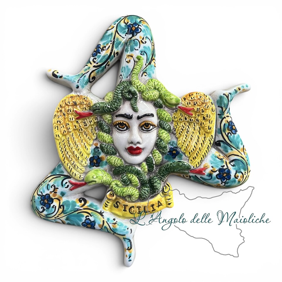 Trinacria ornamentale da parete decoro seicento verde in ceramica siciliana Produzione artigianale di Caltagirone Lunghezza 27cm