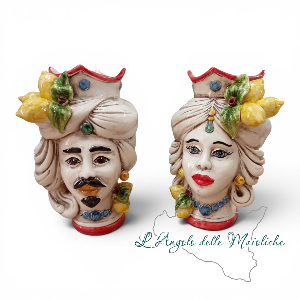 Teste di moro con corona turbante e limoni applicati decoro fumé e rosso in ceramica siciliana Produzione artigianale di Caltagirone h.20cm