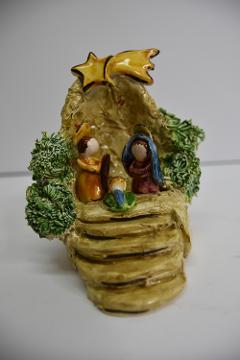 Presepe in ceramica grotta con scala e stella Produzione artigianale di Caltagirone  h.15