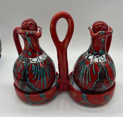 Set olio e aceto con cestello decoro ceramica rossa Produzione artigianale Santo Stefano di Camastra h.15cm