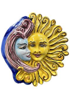 Sole e luna abbraccio da parete decoro giallo e lilla Produzione artigianale di Santo Stefano di Camastra lunghezza 25cm