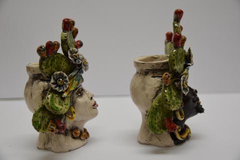 Coppia Teste di moro decoro frutta Produzione artigianale di Caltagirone  h.20