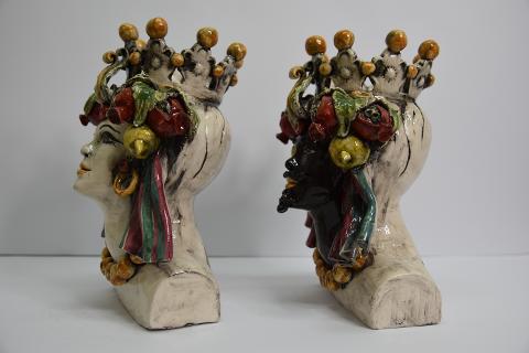 Coppia Teste di moro decoro frutta Produzione artigianale di Caltagirone  Mezzo busto h.25