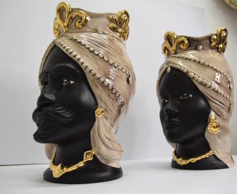 Coppia teste di moro gioiello  Produzione artigianale di Caltagirone  Decoro in oro zecchino h.35cm