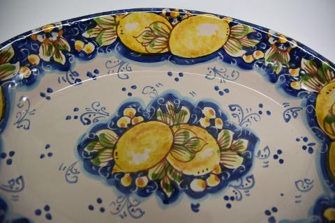 Piatto ornamentale ovale da parete con limoni Produzione artigianale di Caltagirone  Lunghezza 25cm