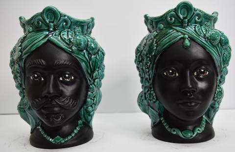 Coppia teste di moro con frutta Produzione artigianale di Caltagirone  h.25 cm