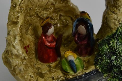 Presepe in ceramica grotta con stella Produzione artigianale di Caltagirone  h.15