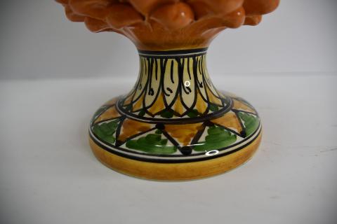 Pigna siciliana in ceramica con piede decorato Produzione artigianale di Caltagirone  h.30 cm