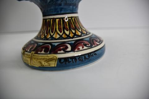 Pigna siciliana in ceramica blu antico con piede decorato Produzione artigianale di Caltagirone  h.30 cm