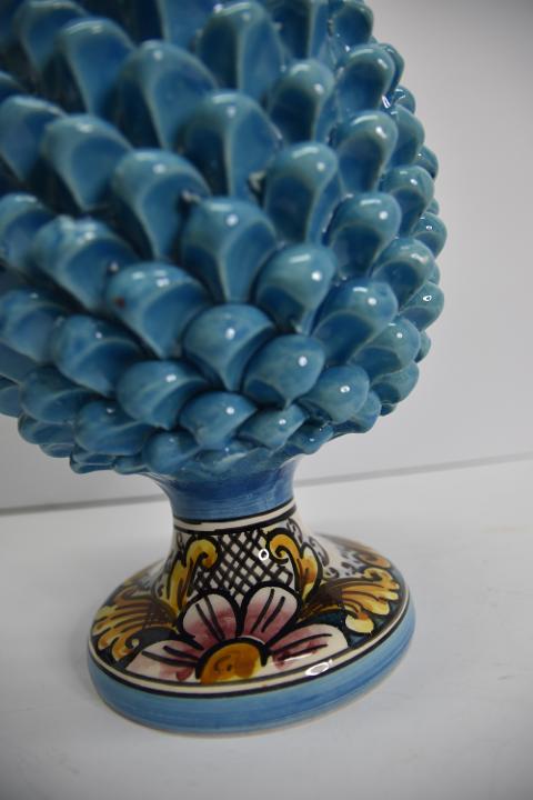 Pigna siciliana in ceramica celeste con piede decorato Produzione artigianale di Caltagirone  h.30 cm