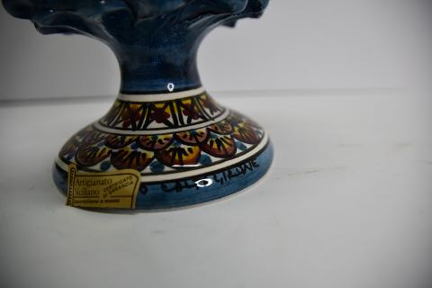 Pigna siciliana in ceramica blu antico h.25  Produzione artigianale di Caltagirone  con piede decorato