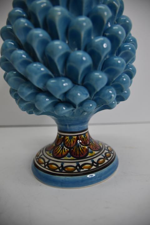 Pigna siciliana in ceramica celeste h.25 cm Produzione artigianale di Caltagirone  con piede decorato