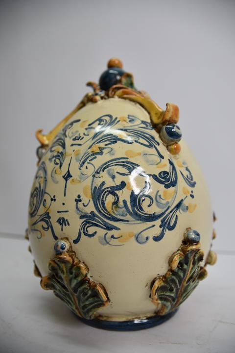 Uovo in ceramica Produzione artigianale di Caltagirone h.22