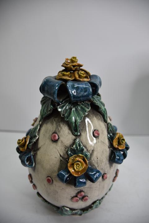 Uovo in ceramica Produzione artigianale di Caltagirone  h.22 cm