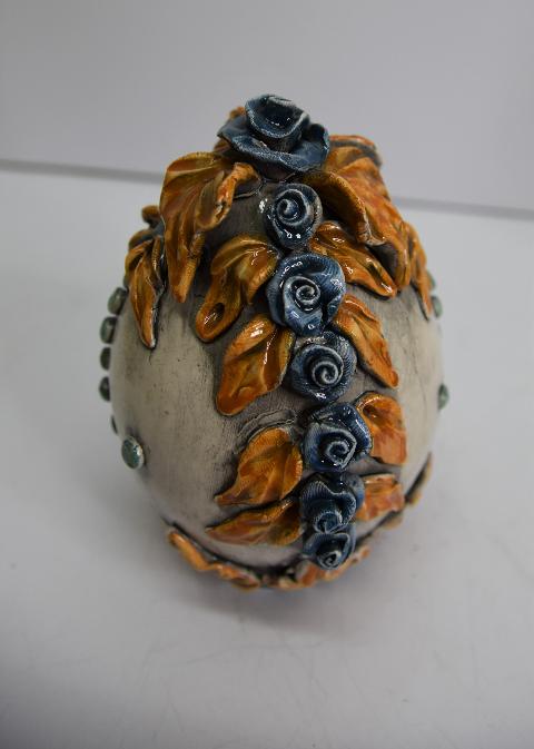 Uovo in ceramica Produzione artigianale di Caltagirone h.15
