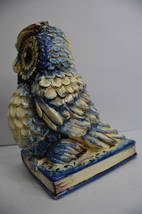 Civetta in ceramica  Produzione artigianale di Caltagirone  h.20 cm
