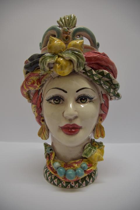 Teste di moro con corona e turbante Produzione artigianale di Caltagirone  h. 31 cm