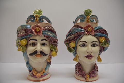 Coppia Teste di moro con turbante e limoni decoro blu e bordeaux Produzione artigianale di Caltagirone h.30cm