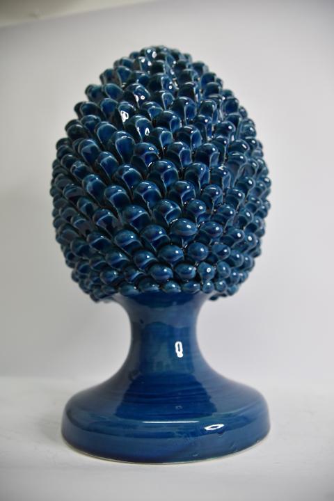 Pigna siciliana in ceramica blu antico h.40 Produzione artigianale di Caltagirone tinta unica