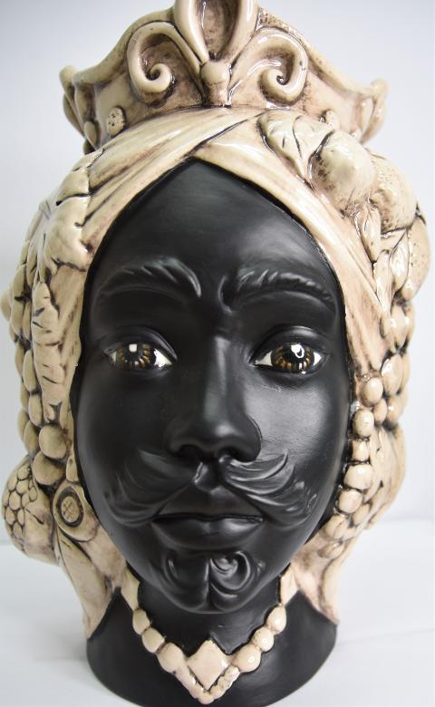 Coppia teste di moro decoro frutta fumé nero satinato Produzione artigianale di Caltagirone h.36 cm