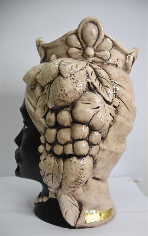 Coppia teste di moro decoro frutta fumé nero satinato Produzione artigianale di Caltagirone h.36 cm