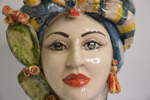 Coppia teste di moro fichi d'india e turbante Produzione artigianale di Caltagirone  h.31 cm