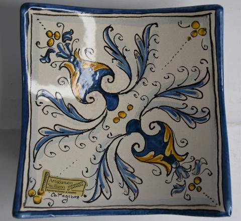 Svuota tasche/Porta caramelle in ceramica Produzione artigianale di Caltagirone 21 x 21