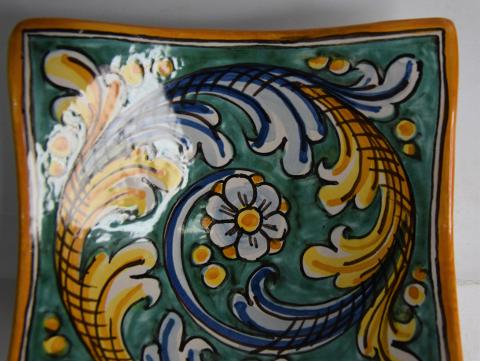 Svuota tasche/Porta caramelle in ceramica  Produzione artigianale di Caltagirone  21 x 21