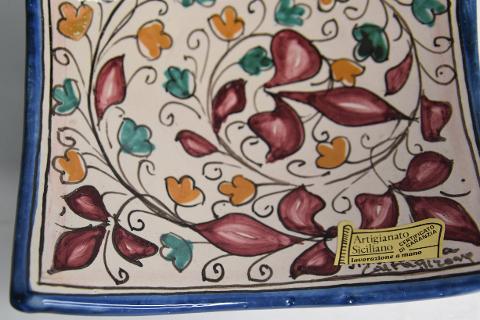 Svuota tasche/Porta caramelle in ceramica  Produzione artigianale di Caltagirone  21 x 21