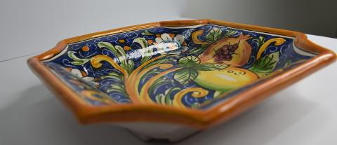 Svuota tasche/Porta caramelle in ceramica  Produzione artigianale di Caltagirone  22 x 22