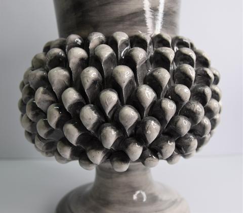 Vaso pigna Produzione artigianale di Santo Stefano di Camastra h.30