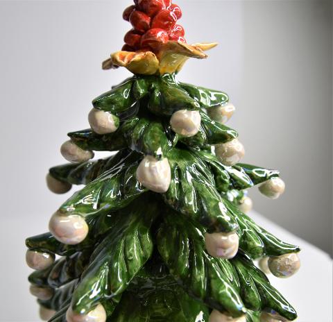 Albero di Natale in ceramica con smalto madreperla Produzione artigianale di Caltagirone  h.20/21 cm