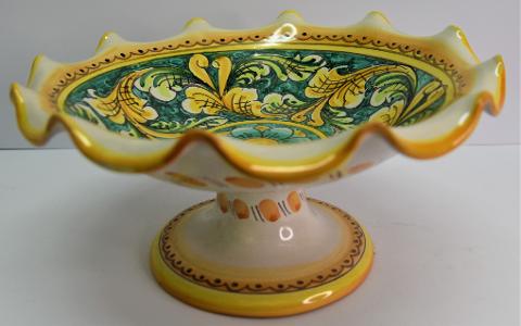 Centrotavola smerlato con alzata Produzione artigianale di Santo Stefano di Camastra Diametro 30cm