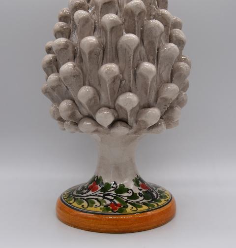 Pigna siciliana in ceramica bianco antico h.20 cm Produzione artigianale di Caltagirone con piede decorato