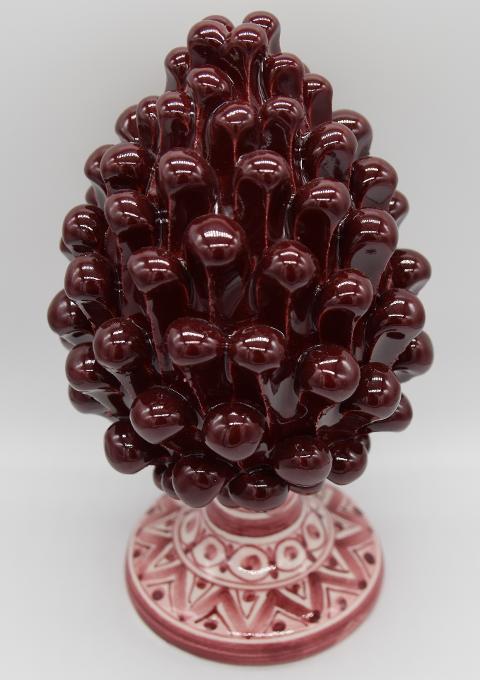 Pigna siciliana in ceramica bordeaux h.20 Produzione artigianale di Caltagirone con piede decorato