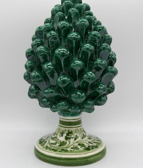 Pigna siciliana in ceramica verde ramino h.20 cm Produzione artigianale di Caltagirone con piede decorato