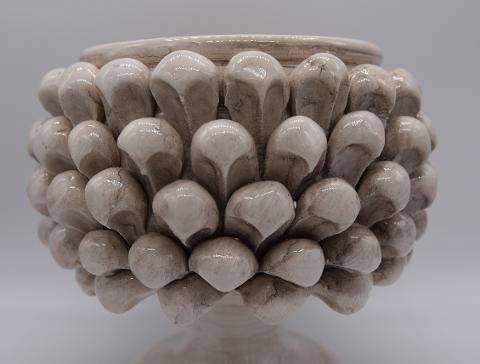 Mezza pigna h.15 cm bianco antico vaso porta pianta Produzione artigianale di Caltagirone con alzata