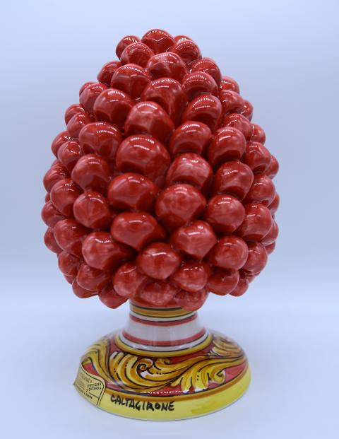Pigna siciliana in ceramica colore rosso h.20 cm Produzione artigianale di Caltagirone con base decorata