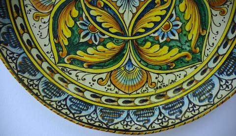 Piatto in ceramica da parete decoro barocco Produzione artigianale di Caltagirone  Diametro 55cm