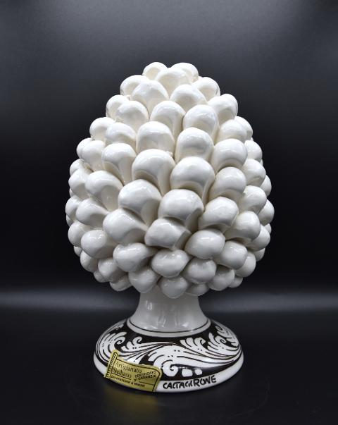 Pigna siciliana in ceramica bianca h.20 cm Produzione artigianale di Caltagirone con base decorata