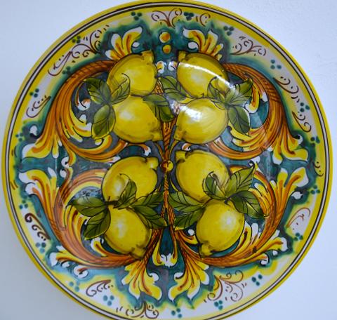 Piatto con limoni in ceramica da parete Produzione artigianale di Caltagirone Diametro 37cm