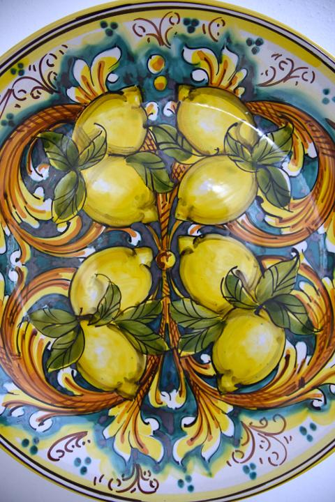 Piatto con limoni in ceramica da parete Produzione artigianale di Caltagirone Diametro 37cm