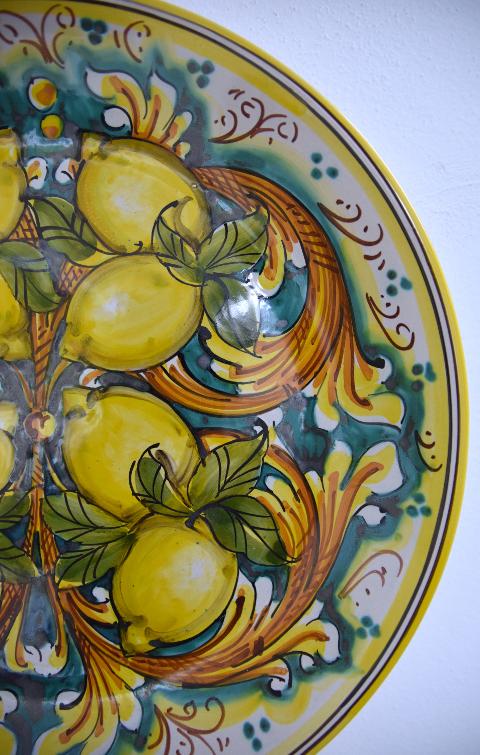 Piatto con limoni in ceramica da parete Produzione artigianale di Caltagirone Diametro 37cm