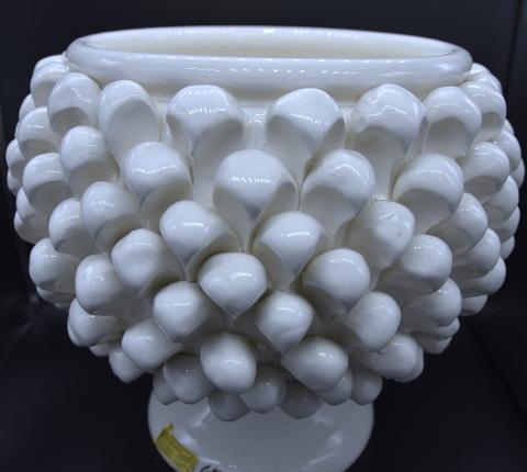 Mezza pigna cachepot con alzata monocolore bianco candido Produzione artigianale di Caltagirone  h.25 cm