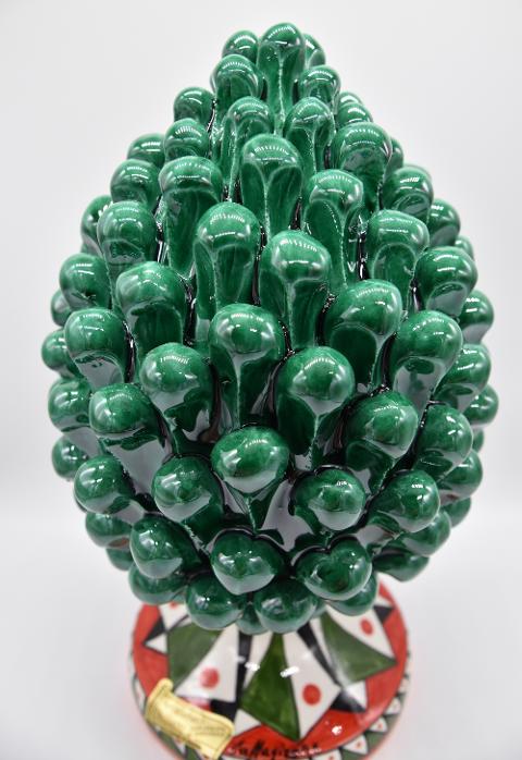 Pigna siciliana in ceramica verde ramina h.25 cm Produzione artigianale di Caltagirone con base decorata