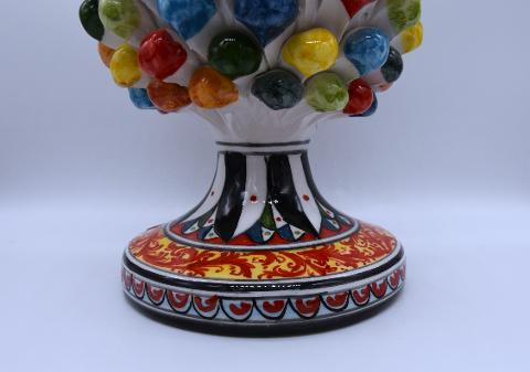 Pigna siciliana in ceramica multicolore arlecchino h.25 cm Produzione artigianale di Caltagirone con base decorata