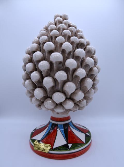 Pigna siciliana in ceramica bianco antico/fumé h.25 cm Produzione artigianale di Caltagirone con base decorata