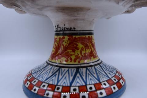 Mezza pigna cachepot con alzata h.22 cm Produzione artigianale di Caltagirone con base decorata